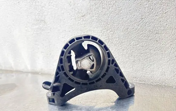 Opel Insignia A Engine mount bracket 13227769
