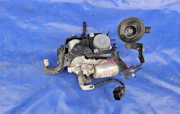 Toyota Prius (XW50) ABS Pump 44510-47070