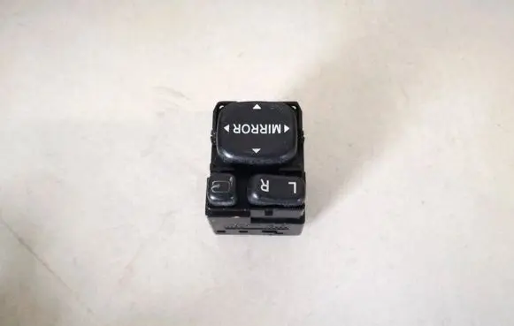 Toyota Avensis T250 Wing mirror switch 183575
