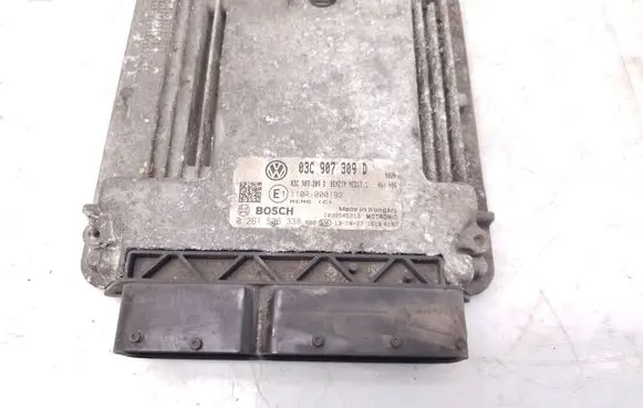 Volkswagen PASSAT B7 Engine control unit/module 03C907309D 0261S06338