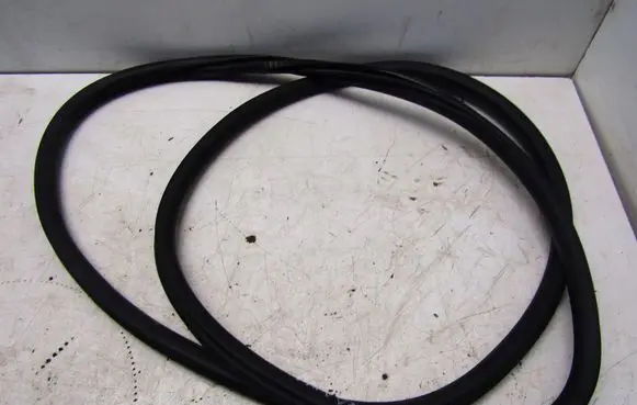Opel Grandland X Front door rubber seal 