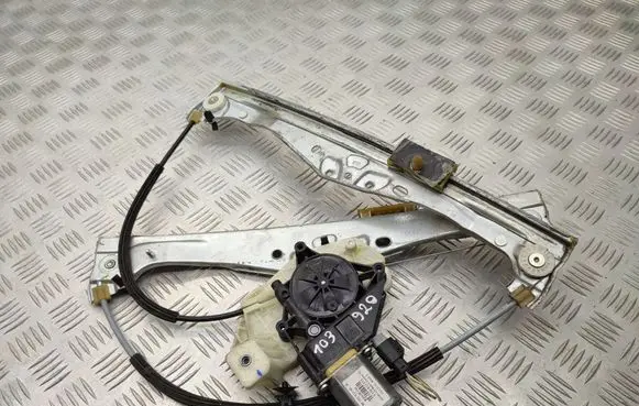 Citroen C4 Cactus Front door window regulator with motor 9674252380