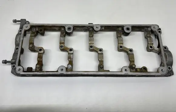 Volkswagen Touran II Engine head 03L103286
