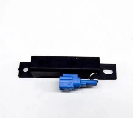 Nissan Leaf I (ZE0) Aerial antenna amplifier H121121