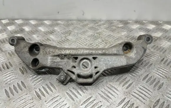 Mini One - Cooper Coupe R56 Engine mounting bracket 67871110