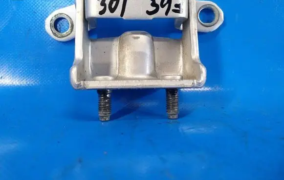Nissan Sentra B17 Front door hinge set 824019N00A