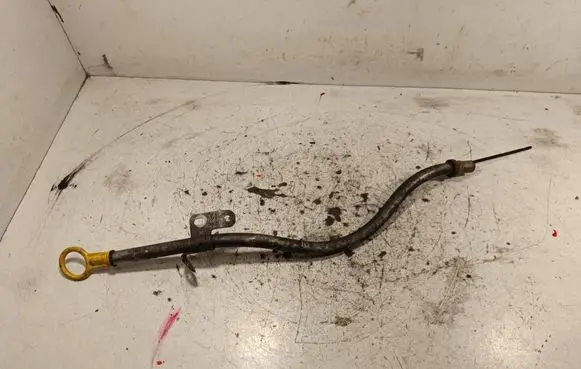 Nissan X-Trail T32 Oil level dip stick 