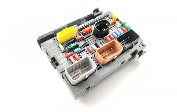 Peugeot 308 Fuse module 9675878480