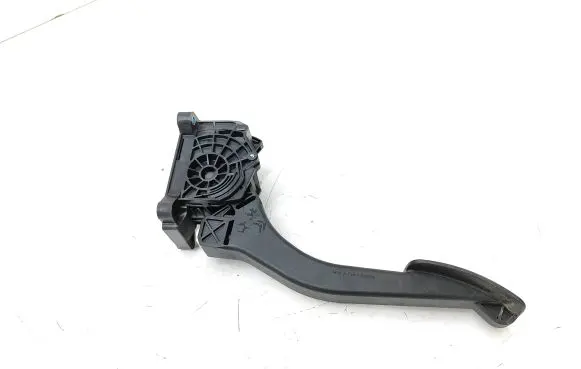 Peugeot 3008 II Accelerator throttle pedal 9674829180 1948031