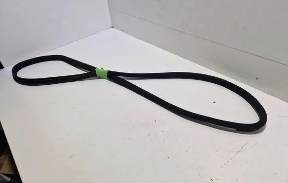 Mercedes-Benz C AMG W204 Rear door rubber seal (on body) A2046970351