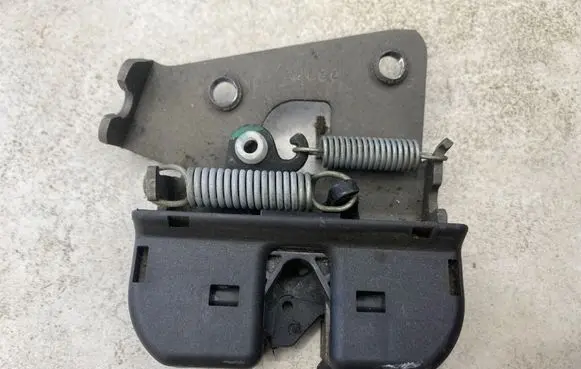 BMW 3 E90 E91 Seat back rest lock catch 7112864
