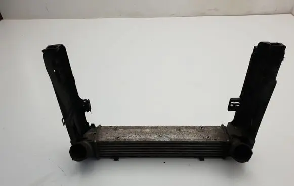 BMW 3 E90 E91 Intercooler radiator 3093796