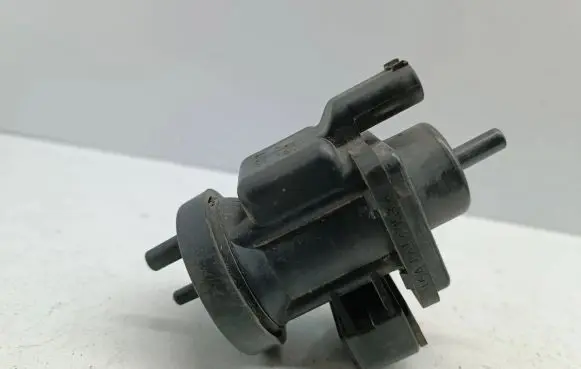 Mercedes-Benz C W203 Turbo solenoid valve A0005450427 0005450427