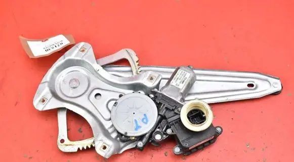 Toyota Auris E180 Rear door window regulator with motor 85720-02440-B