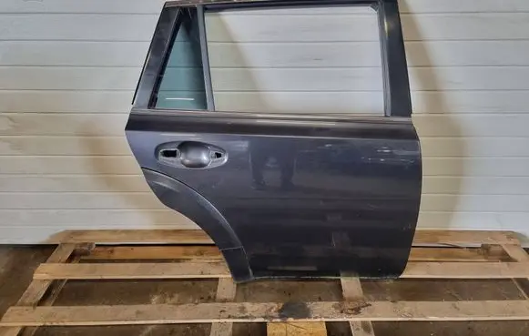 Subaru Outback Rear door