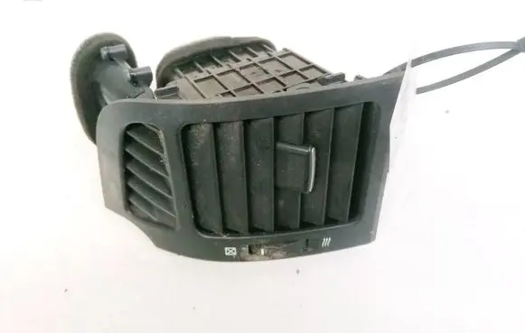 Chevrolet Captiva Dash center air vent grill