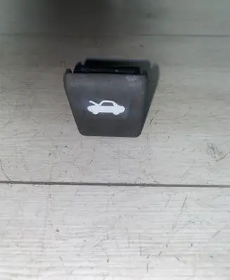 Engine bonnet (hood) release handle