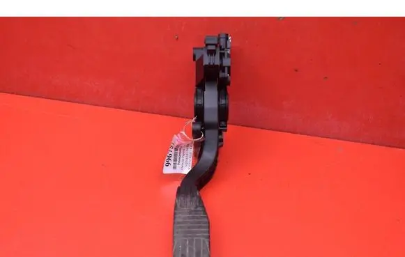 Chevrolet Captiva Accelerator throttle pedal 96625893