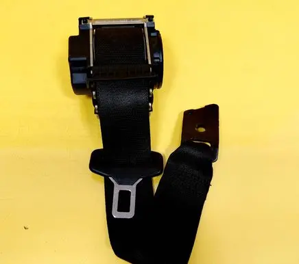 BMW 5 E39 Rear seatbelt 8198478
