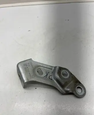 Skoda Kamiq Fender mounting bracket 654821149A 102020