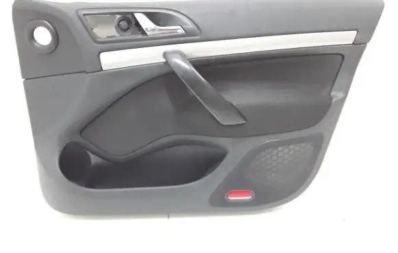 Skoda Octavia Mk2 (1Z) Front door card panel trim