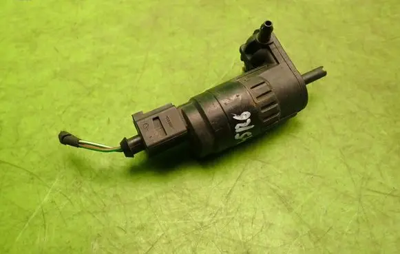 Volkswagen Golf VII Windscreen/windshield washer pump 1K6955651