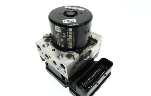 Volkswagen Scirocco ABS Pump 1K0614517BJ 1K0907379AN