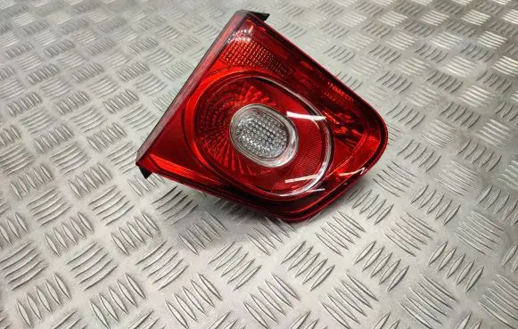 Volkswagen Tiguan Tailgate rear/tail lights 5N0945094B