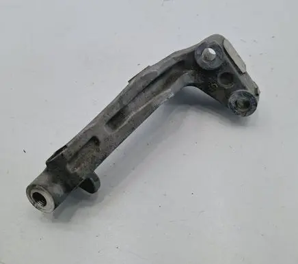 Peugeot 5008 II Engine mounting bracket S0330A