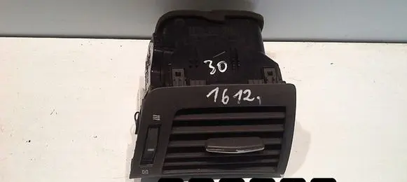 Mazda 2 Dash center air vent grill 0140
