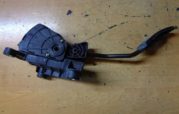 KIA Picanto Accelerator throttle pedal 351904X700