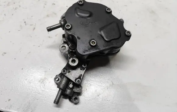 Audi A4 S4 B6 8E 8H Vacuum pump 038145209e