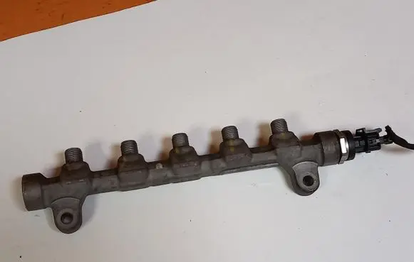 Hyundai ix35 Fuel main line pipe 314002A420