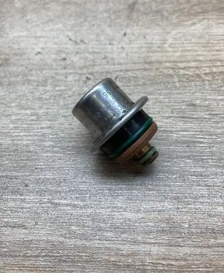 Audi A4 S4 B6 8E 8H Fuel pressure sensor 078133534C 0280160575