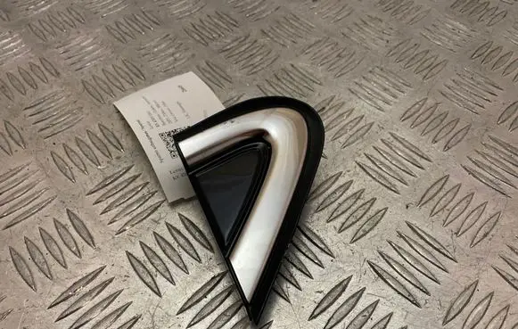 Fender end trim