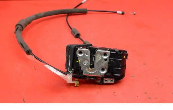 Nissan Pulsar Front door lock 