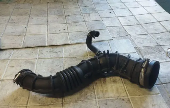 Nissan Note (E11) Intercooler hose/pipe 8200500383