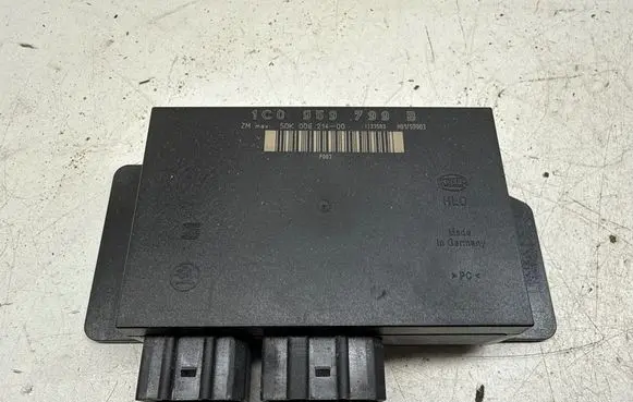 Volkswagen PASSAT B5.5 Comfort/convenience module 1C0959799B 5DK00821400