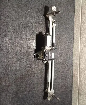 Porsche Macan (95B) Front wiper linkage and motor 95B955114C 28092021 W000048212