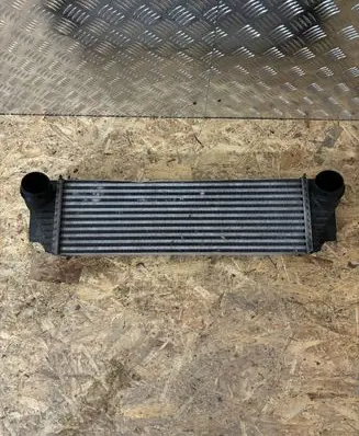 BMW 5 GT F07 Intercooler radiator 17517812016