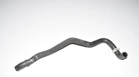 Land Rover Discovery 4 - LR4 Engine coolant pipe/hose