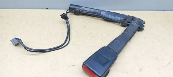 BMW 3 E90 E91 Front seatbelt buckle 7213564