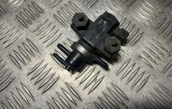 Volkswagen Golf III Turbo solenoid valve 1H0906627 72190320 98T282