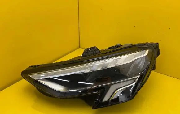 Audi A3 8Y Headlight/headlamp 8Y0941033