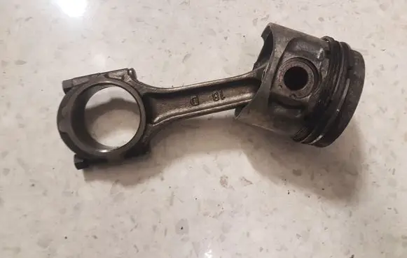 Volvo S60 Piston with connecting rod