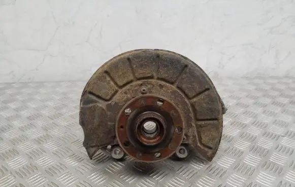 Volkswagen PASSAT B6 Front wheel hub