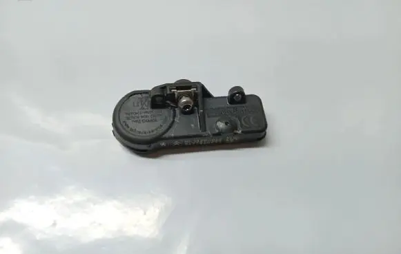 Peugeot 508 Tire pressure sensor 9673860880