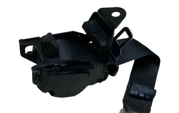 BMW 5 E34 Rear seatbelt 1950527 30832300 0433324