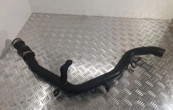 Audi Q7 4L Intercooler hose/pipe 7L6145795