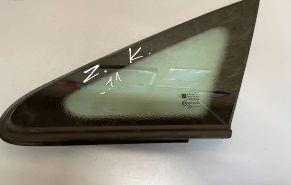 Opel Zafira B Front triangle window/glass 